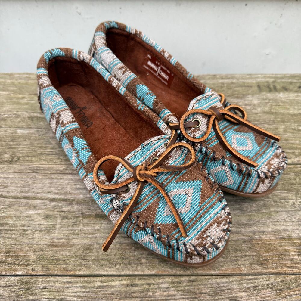 Minnetonka Baja Mocs Moccasins Blue Aztec Southwestern Size 6.5